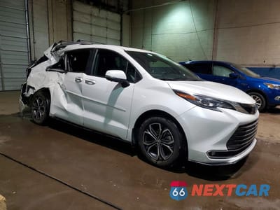 Czwarte zdjęcie samochodu z boku: 2025 TOYOTA SIENNA PLATINUM 7-PASSENGER VIN:5TDESKFC3SS201341 - miniatura