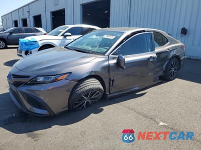 2024 TOYOTA CAMRY SE 4T1G11AK2RU867029 - główne zdjęcie licytacji z USA - miniatura