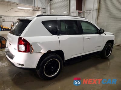Trzecie zdjęcie samochodu z tyłu: 2011 JEEP COMPASS VIN:1J4NF1FB3BD263818 - miniatura