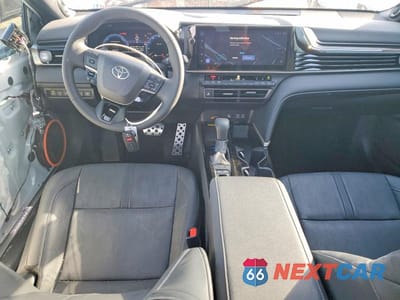 Zdjęcie 8 z 13 samochodu: 2025 TOYOTA CAMRY XSE VIN:4T1DBADK6SU533359 - miniatura