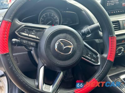 Zdjęcie 13 z 15 samochodu: 2018 MAZDA 3 SPORT VIN:3MZBN1U76JM174755 - miniatura