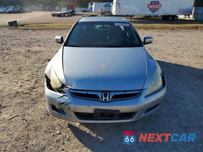 Piąte zdjęcie samochodu w środku: 2003 HONDA ACCORD EX VIN:1HGCM66803A040189 - miniatura