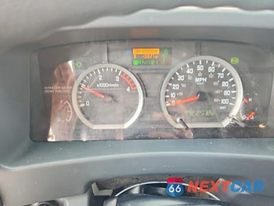 Zdjęcie 8 z 10 samochodu: 2013 ISUZU NPR HD DUMP TRUCK VIN:JALC4W165D7000949 - miniatura