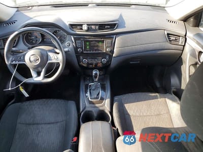 Zdjęcie 8 z 14 samochodu: 2019 NISSAN ROGUE SV VIN:5N1AT2MT2KC719646 - miniatura