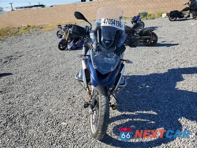Drugie zdjęcie samochodu z przodu: 2015 BMW R1200 GS VIN:WB10A1107FZ188230 - miniatura