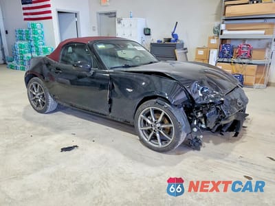Czwarte zdjęcie samochodu z boku: 2018 MAZDA MX-5 MIATA GRAND TOURING VIN:JM1NDAD78J0202030 - miniatura
