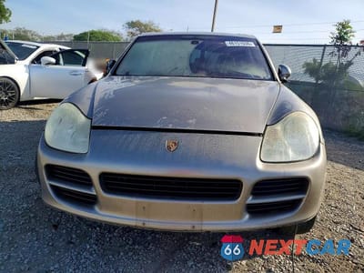 Piąte zdjęcie samochodu w środku: 2005 PORSCHE CAYENNE VIN:WP1AA29P65LA23168 - miniatura