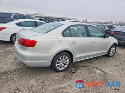 Trzecie zdjęcie samochodu z tyłu: 2011 VOLKSWAGEN JETTA SE VIN:3VWDX7AJ8BM330107 - miniatura