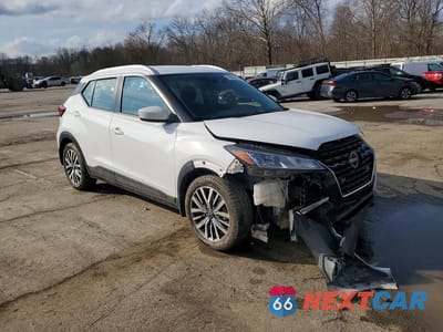 Czwarte zdjęcie samochodu z boku: 2023 NISSAN KICKS SV VIN:3N1CP5CV3PL554145 - miniatura