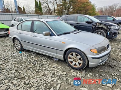 Czwarte zdjęcie samochodu z boku: 2003 BMW 325 I VIN:WBAET37463NJ24642 - miniatura