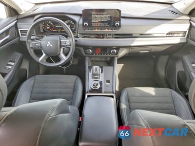 Zdjęcie 8 z 13 samochodu: 2022 MITSUBISHI OUTLANDER SE VIN:JA4J4UA84NZ037067 - miniatura