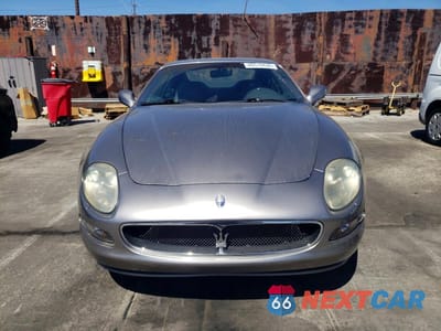 Piąte zdjęcie samochodu w środku: 2004 MASERATI COUPE GT VIN:ZAMBC38A640011097 - miniatura