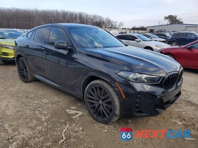 Czwarte zdjęcie samochodu z boku: 2025 BMW X6 XDRIVE40I VIN:5UX33EX05S9Z93693 - miniatura