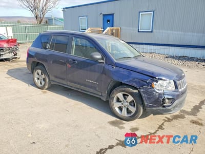 Czwarte zdjęcie samochodu z boku: 2013 JEEP COMPASS LATITUDE VIN:1C4NJDEB8DD207612 - miniatura