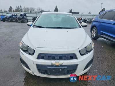 Piąte zdjęcie samochodu w środku: 2014 CHEVROLET SONIC LT VIN:1G1JC5SH5E4198272 - miniatura