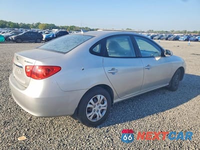 Trzecie zdjęcie samochodu z tyłu: 2010 HYUNDAI ELANTRA GLS VIN:KMHDU4AD3AU202612 - miniatura