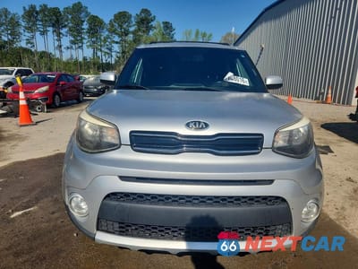 Piąte zdjęcie samochodu w środku: 2018 KIA SOUL + VIN:KNDJP3A57J7590850 - miniatura