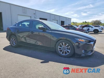 Czwarte zdjęcie samochodu z boku: 2020 MAZDA 3 VIN:3MZBPABL0LM135074 - miniatura