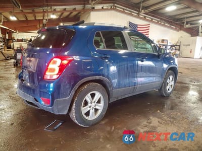 Trzecie zdjęcie samochodu z tyłu: 2020 CHEVROLET TRAX 1LT VIN:3GNCJPSB8LL249887 - miniatura