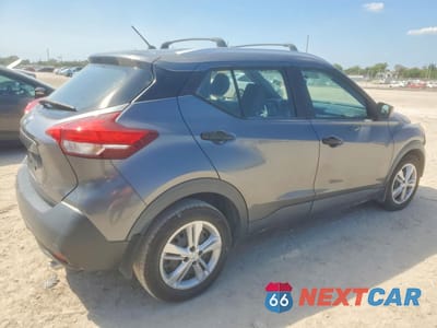 Trzecie zdjęcie samochodu z tyłu: 2019 NISSAN KICKS S VIN:3N1CP5CU4KL530565 - miniatura