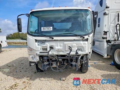 Piąte zdjęcie samochodu w środku: 2021 ISUZU NPR HD TRUCK CAB AND CHASSIS VIN:54DC4J1D8MS202339 - miniatura