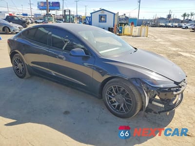 Czwarte zdjęcie samochodu z boku: 2025 TESLA MODEL 3 VIN:5YJ3E1EA8SF924762 - miniatura