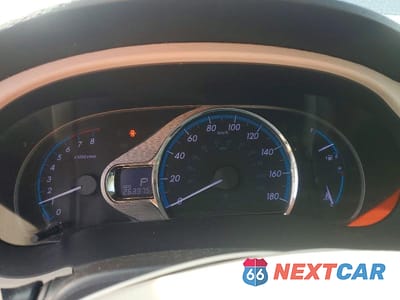 Zdjęcie 9 z 13 samochodu: 2011 TOYOTA SIENNA XLE VIN:5TDDK3DC6BS023610 - miniatura