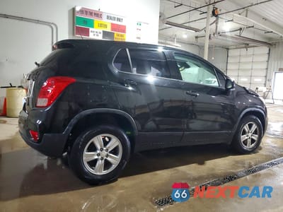 Trzecie zdjęcie samochodu z tyłu: 2019 CHEVROLET TRAX LS VIN:3GNCJKSB0KL268385 - miniatura