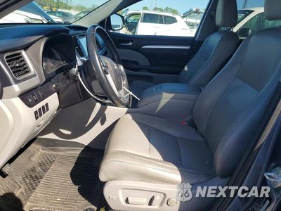 Zdjęcie 7 z 12 samochodu: 2017 TOYOTA HIGHLANDER XLE VIN:5TDJZRFHXHS390724 - miniatura