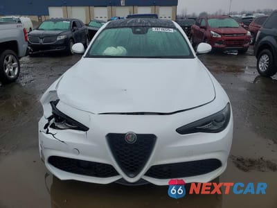 Piąte zdjęcie samochodu w środku: 2023 ALFA ROMEO GIULIA SPRINT VIN:ZARFANAN0P7673778 - miniatura