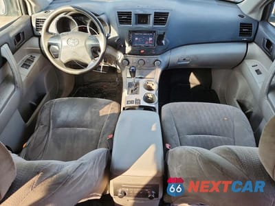 Zdjęcie 8 z 12 samochodu: 2012 TOYOTA HIGHLANDER BASE VIN:5TDBK3EH0CS169441 - miniatura