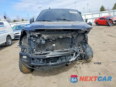 Piąte zdjęcie samochodu w środku: 2019 FORD F150 SUPERCREW VIN:1FTEW1EP7KFC57723 - miniatura