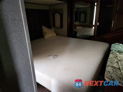 Piąte zdjęcie samochodu w środku: 2019 KEYSTONE AVALANCHE CAMPER VIN:4YDF3762XKE760037 - miniatura