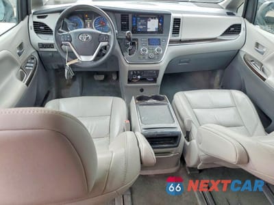Zdjęcie 8 z 13 samochodu: 2017 TOYOTA SIENNA XLE 7-PASSENGER VIN:5TDDZ3DC5HS183384 - miniatura