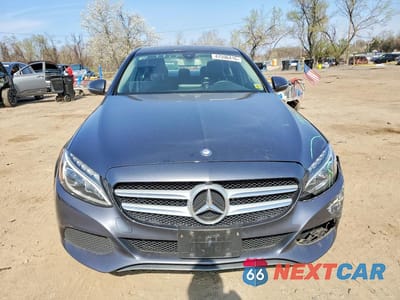 Piąte zdjęcie samochodu w środku: 2016 MERCEDES-BENZ C 300 4MATIC VIN:55SWF4KB3GU161323 - miniatura