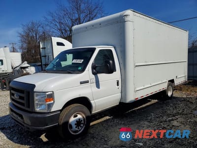 2018 FORD E350 BOX TRUCK 1FDWE3FS4JDC33374 - główne zdjęcie licytacji z USA - miniatura