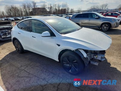 Czwarte zdjęcie samochodu z boku: 2026 TESLA MODEL Y VIN:7SAYGDED4TA415636 - miniatura