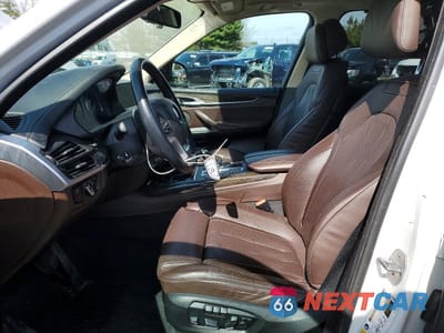 Zdjęcie 7 z 12 samochodu: 2016 BMW X5 XDRIVE35I VIN:5UXKR0C5XG0P29105 - miniatura