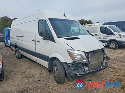 Czwarte zdjęcie samochodu z boku: 2016 MERCEDES BENZ SPRINTER 3500 DELIVERY VAN VIN:WD3PF1CD8GP185797 - miniatura