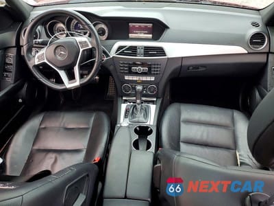 Zdjęcie 8 z 11 samochodu: 2013 MERCEDES-BENZ C VIN:WDDGF4HB3DA829533 - miniatura