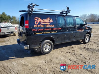 Trzecie zdjęcie samochodu z tyłu: 2022 CHEVROLET EXPRESS 2500 CARGO DELIVERY VAN VIN:1GCWGAFP9N1183030 - miniatura