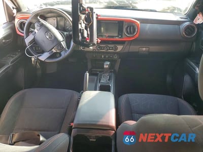 Zdjęcie 8 z 13 samochodu: 2018 TOYOTA TACOMA DOUBLE CAB VIN:3TMBZ5DN2JM014322 - miniatura