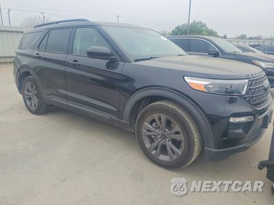 Czwarte zdjęcie samochodu z boku: 2022 FORD EXPLORER XLT VIN:1FMSK7DH3NGB42364 - miniatura