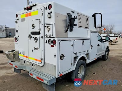 Trzecie zdjęcie samochodu z tyłu: 2019 FORD F-350 SD UTILITY BOX ** CLN TITLE * PRI FLEET ** VIN:1FDRF3G69KEF73014 - miniatura