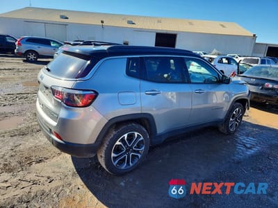 Trzecie zdjęcie samochodu z tyłu: 2022 JEEP COMPASS LIMITED VIN:3C4NJDCB7NT226389 - miniatura