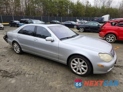 Czwarte zdjęcie samochodu z boku: 2004 MERCEDES-BENZ S 500 4MATIC VIN:WDBNG84J54A427157 - miniatura