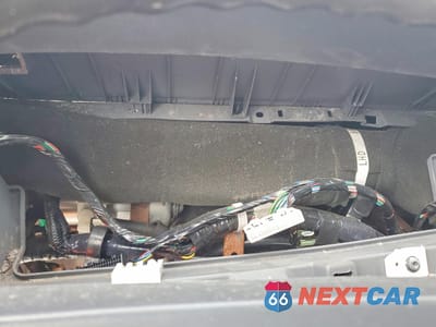 Zdjęcie 8 z 10 samochodu: 2015 ISUZU NPR HD TRUCK CAB AND CHASSIS VIN:54DC4W1B1FS807074 - miniatura