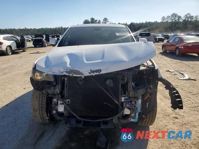 Piąte zdjęcie samochodu w środku: 2019 JEEP GRAND CHEROKEE LAREDO VIN:1C4RJFAG6KC855189 - miniatura