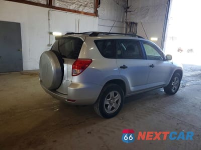 Trzecie zdjęcie samochodu z tyłu: 2008 TOYOTA RAV4 BASE VIN:JTMZD33V286077949 - miniatura