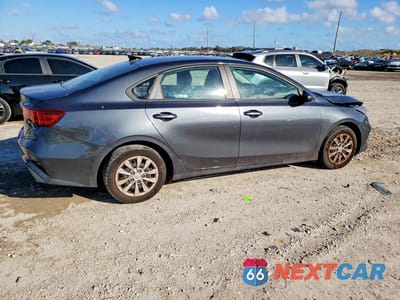Trzecie zdjęcie samochodu z tyłu: 2023 KIA FORTE LX VIN:3KPF24AD0PE520410 - miniatura